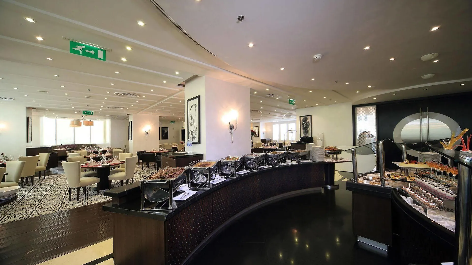 Novotel Riyadh Al Anoud 4*,